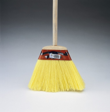 ESCOBA HOG PLANA C/MG UNIVERSA