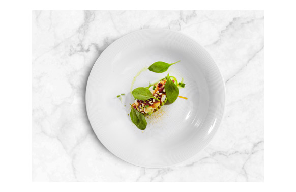 PLATO PORCELANA GRABADO BLANCO