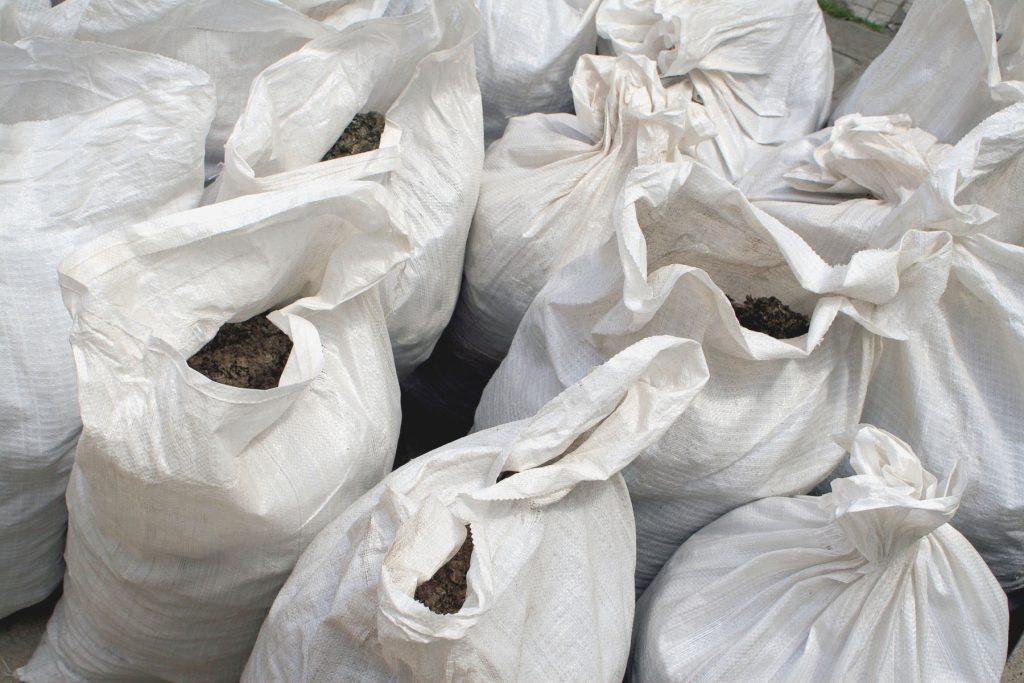 SACO RAFIA BLANCO 70X130CM 10U