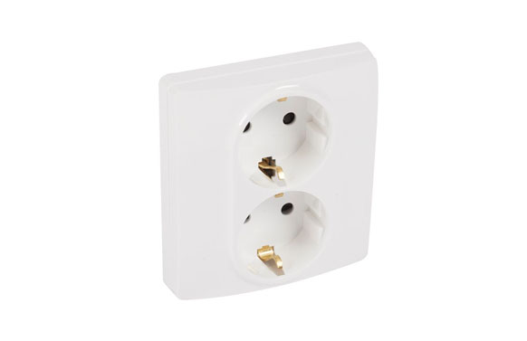 BASE ENCHUFE DOBLE 2P+T BL SER