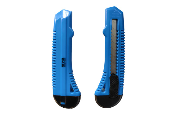 CUTTER 18 MM ABS NV100802