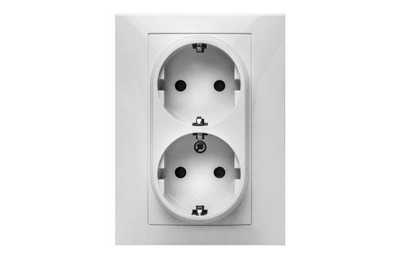 BASE ENCHUFE DOBLE SCHUKO TT E