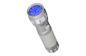 LINTERNA LED UV LIGHT 3 AAA IN