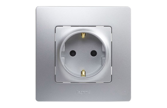 BASE ENCHUFE 2P+T EMP. PLATA S