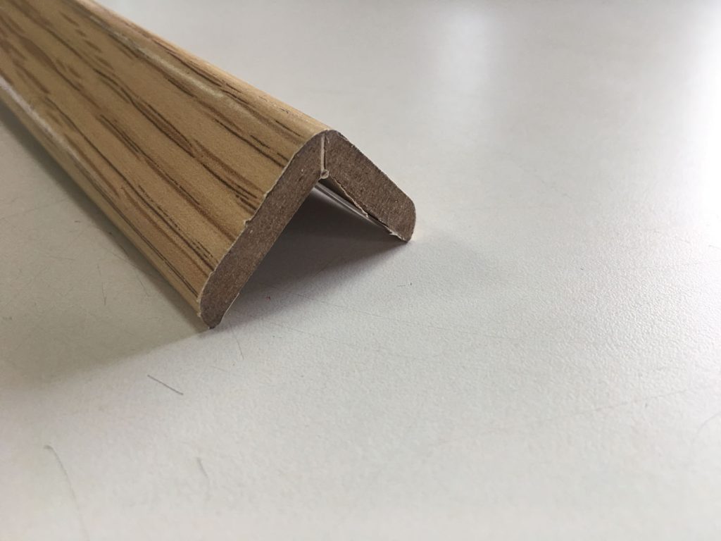 ESQUINERO ADH 30X30X2,60MT ROB